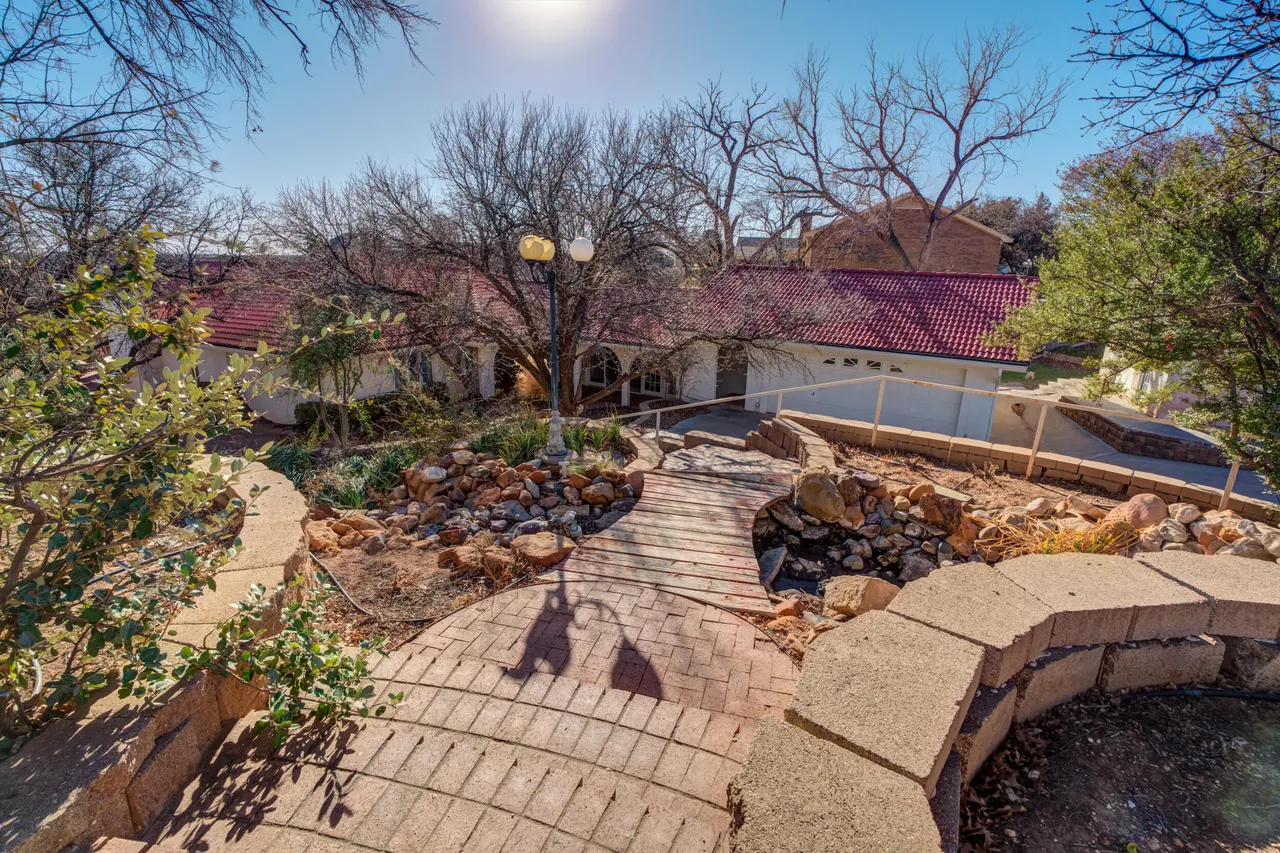 Photo 2 — 15 Surrey Circle, Ransom Canyon, TX 79366
