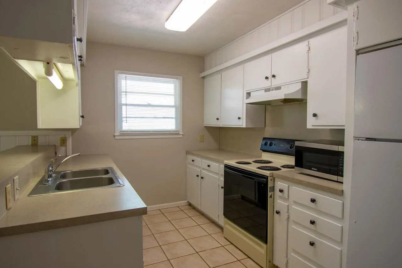 Photo 7 — 5413 32nd Street, Lubbock, TX 79407