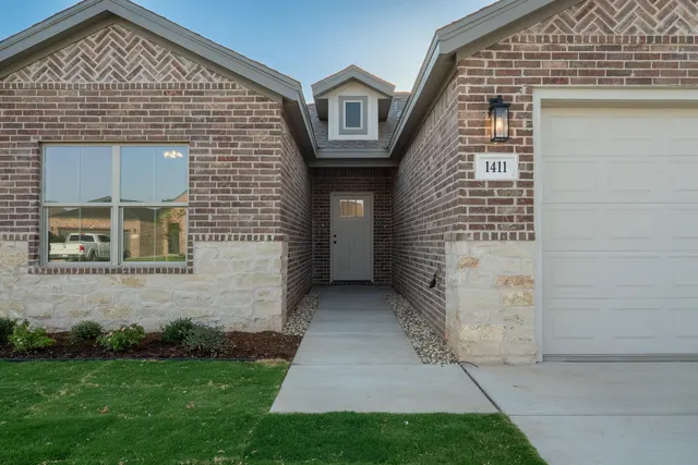 Photo 4 — 1411 Farmhouse Avenue, Wolfforth, TX 79382