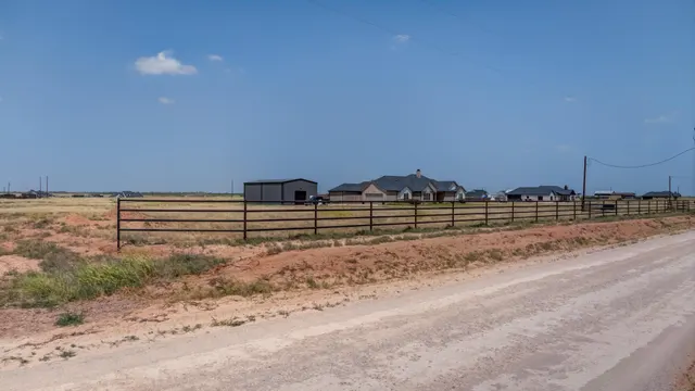 Photo 3 — 1176 County Road 1, Wilson, TX 79381