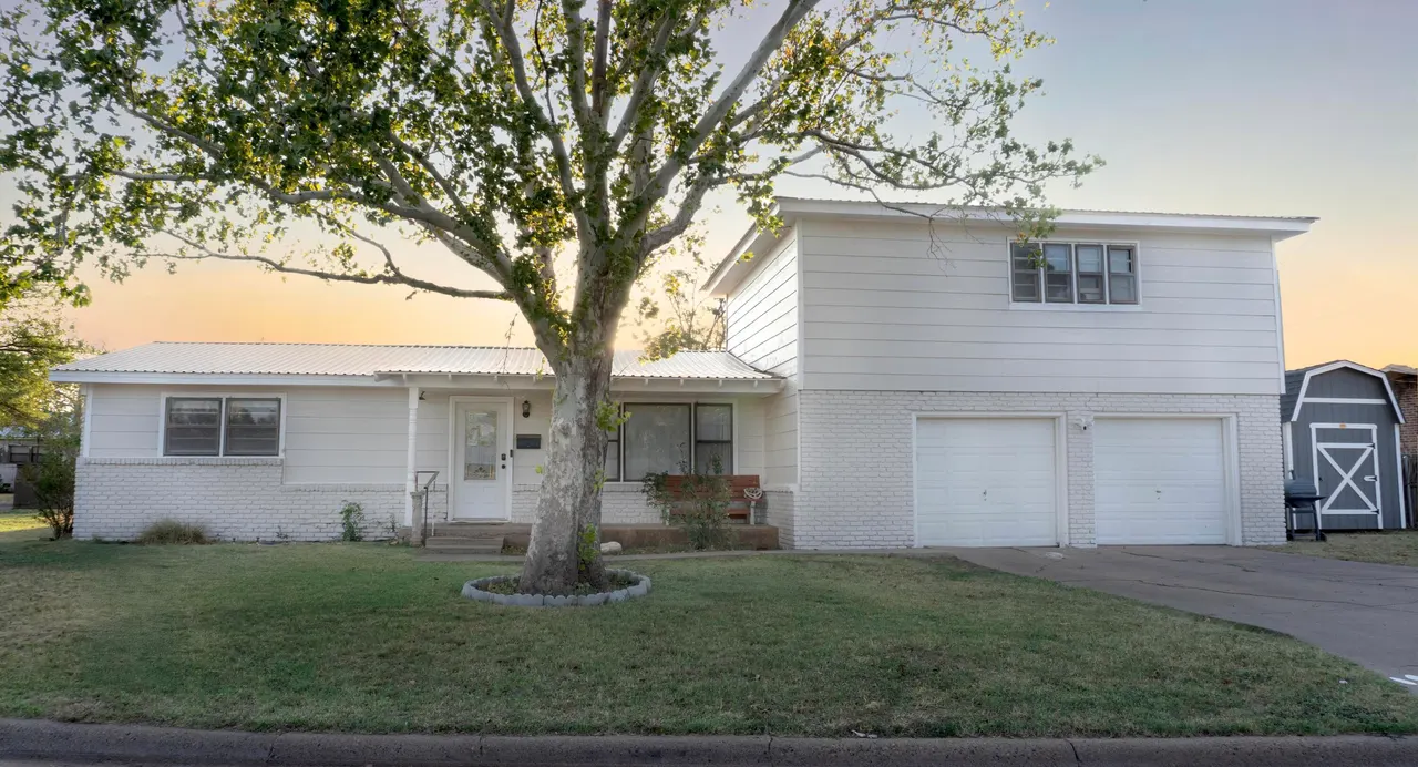 Front exterior — 201 Thomas Boulevard, Plainview, TX 79072