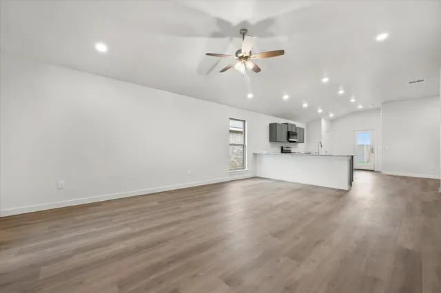 Photo 5 — 7203 14th Street, Lubbock, TX 79416