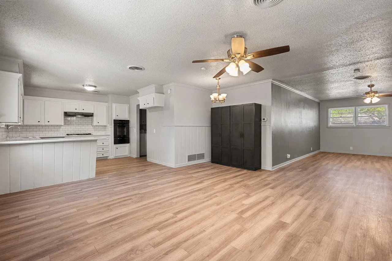 Photo 4 — 2319 53rd Street, Lubbock, TX 79412