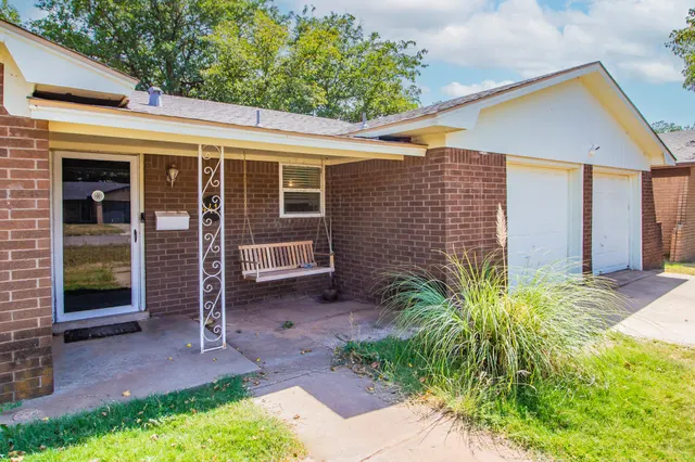 Photo 3 — 4413 53rd Street, Lubbock, TX 79414