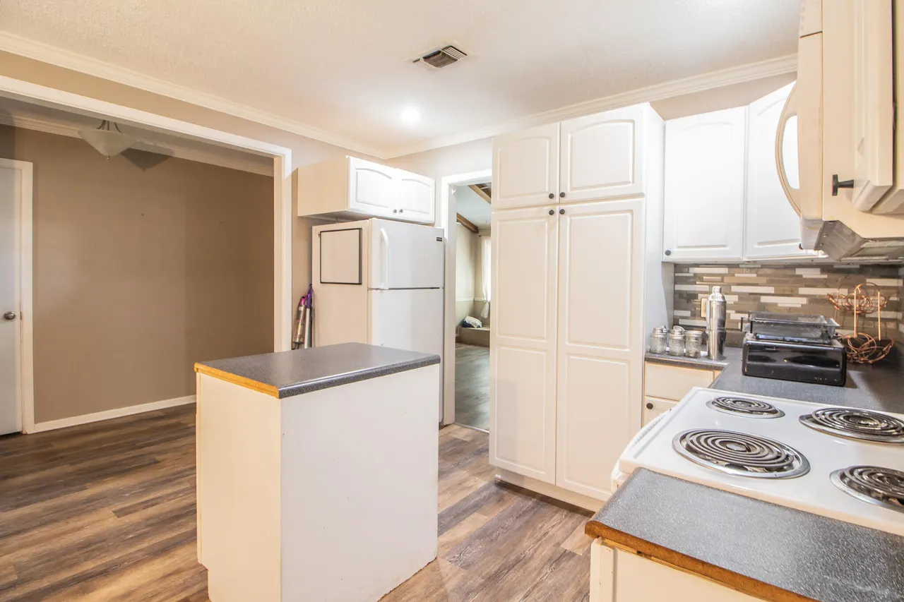 Photo 7 — 4413 53rd Street, Lubbock, TX 79414