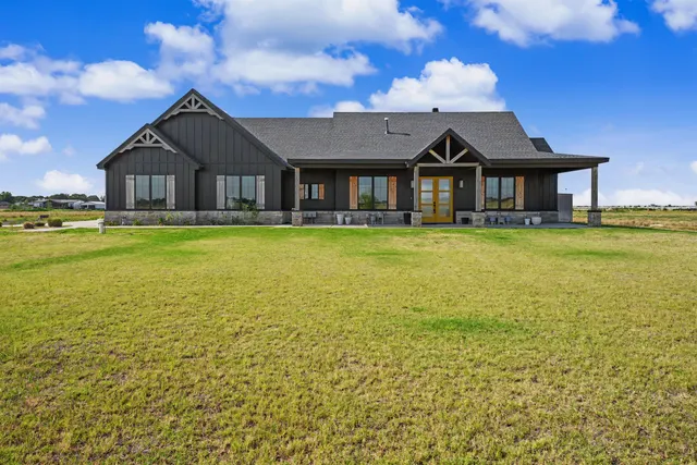 Photo 2 — 3021 County Road 6000, Lubbock, TX 79415
