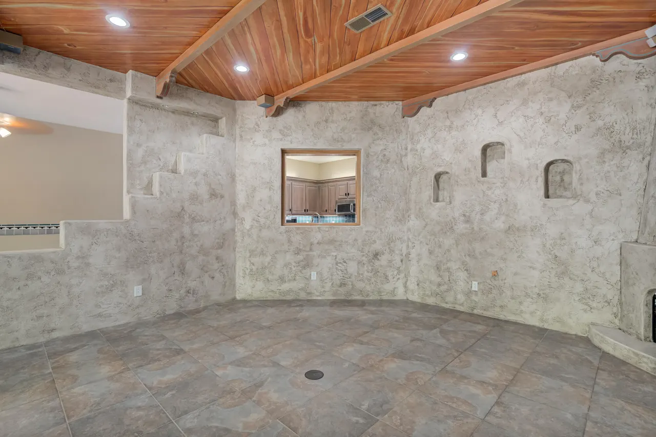 Photo 17 — 9402 Wayne Avenue, Lubbock, TX 79424