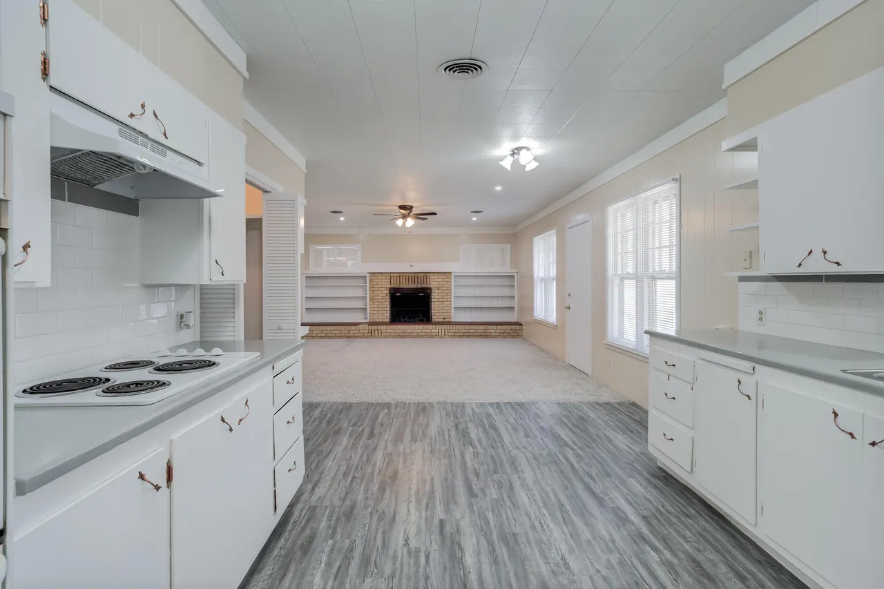 Photo 17 — 355 S 10th Street, Slaton, TX 79364