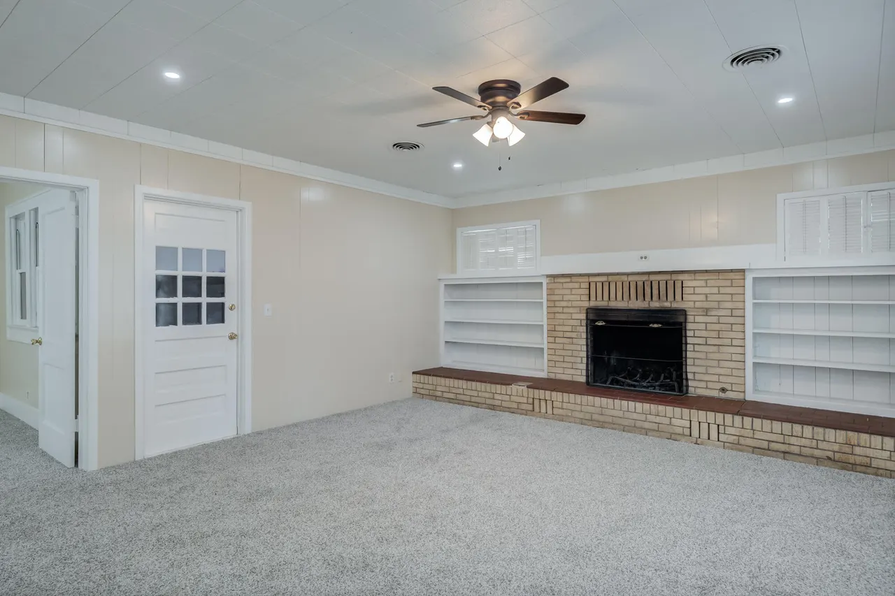Photo 9 — 355 S 10th Street, Slaton, TX 79364