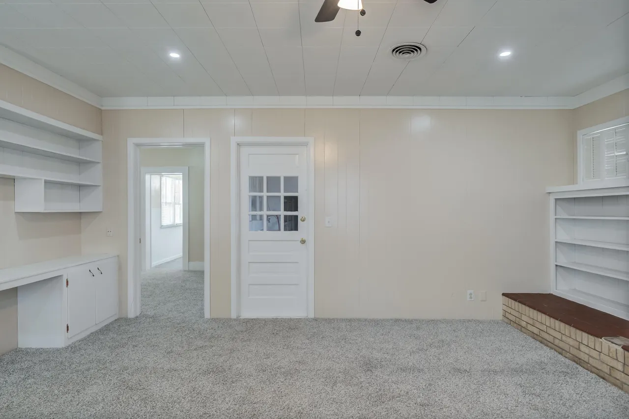 Photo 10 — 355 S 10th Street, Slaton, TX 79364