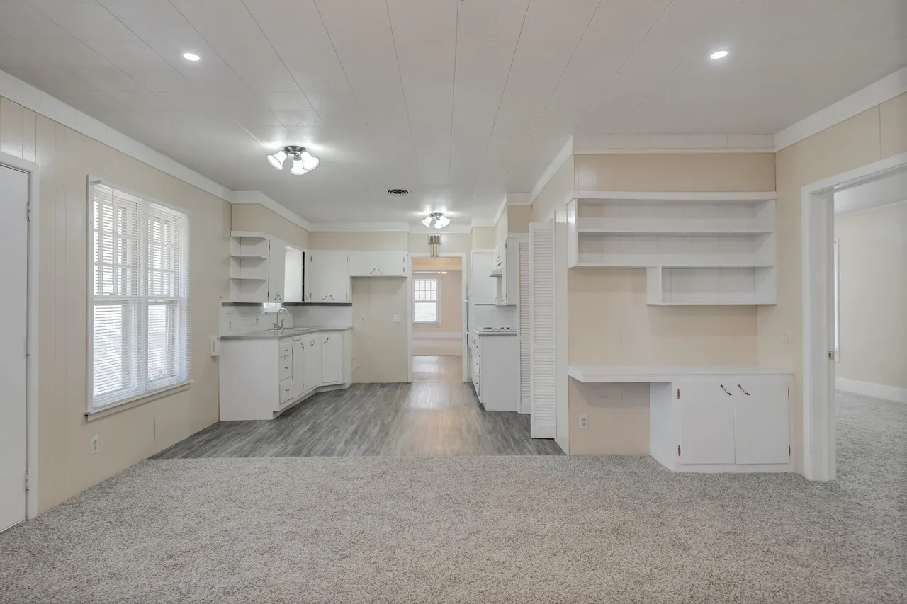 Photo 13 — 355 S 10th Street, Slaton, TX 79364