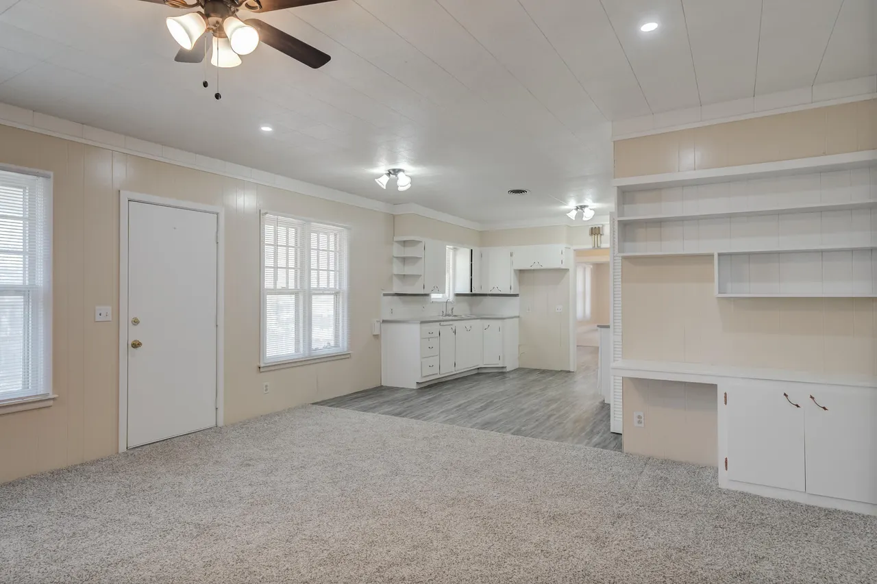 Photo 14 — 355 S 10th Street, Slaton, TX 79364