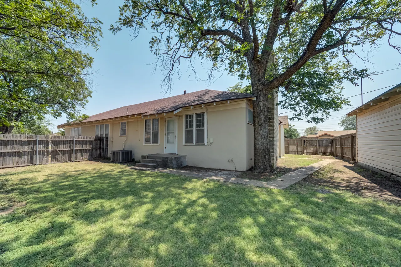 Photo 37 — 355 S 10th Street, Slaton, TX 79364