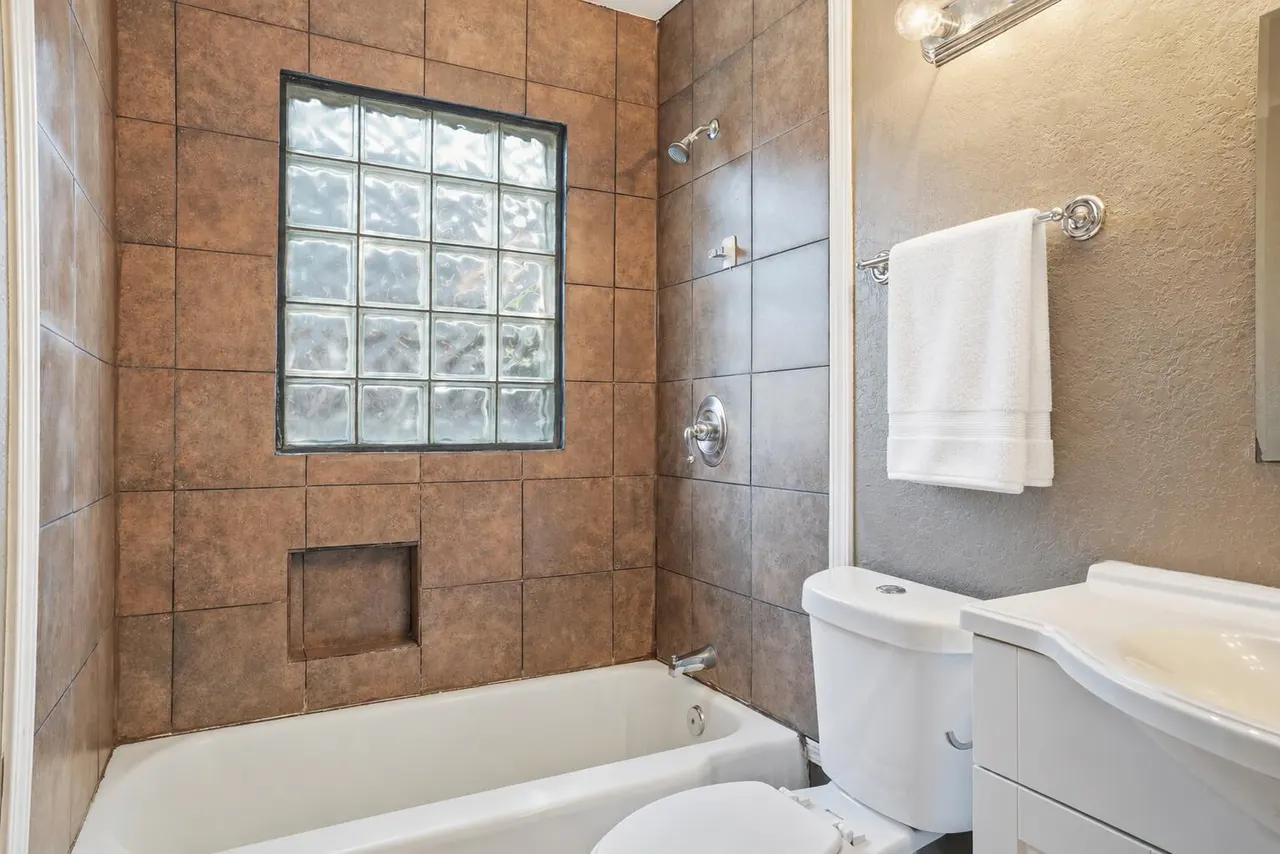 Photo 15 — 2209 25th Street, Lubbock, TX 79411