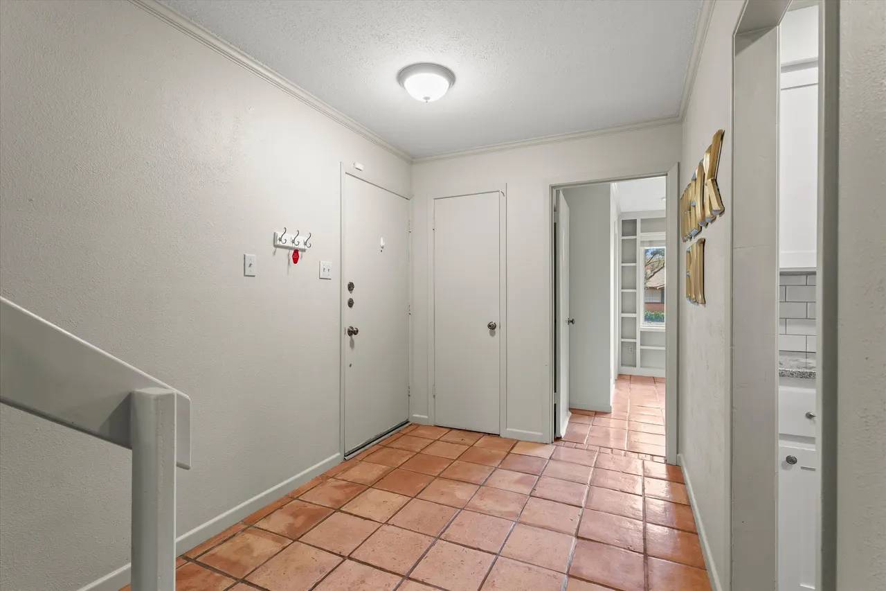 Photo 4 — 2317 33rd Street, Lubbock, TX 79411