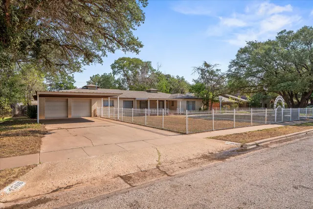 Photo 4 — 4506 17th Street, Lubbock, TX 79416