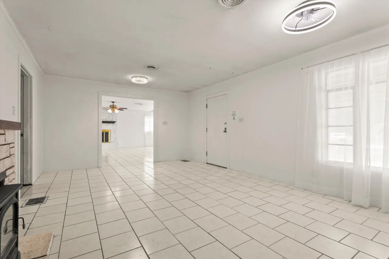 Photo 7 — 4506 17th Street, Lubbock, TX 79416