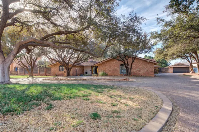 Photo 6 — 1904 Vicksburg Avenue, Lubbock, TX 79407