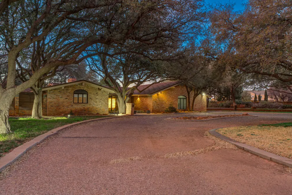 Photo 9 — 1904 Vicksburg Avenue, Lubbock, TX 79407
