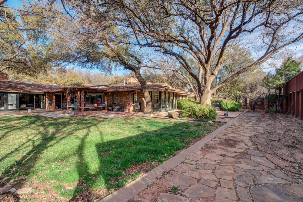 Photo 99 — 1904 Vicksburg Avenue, Lubbock, TX 79407
