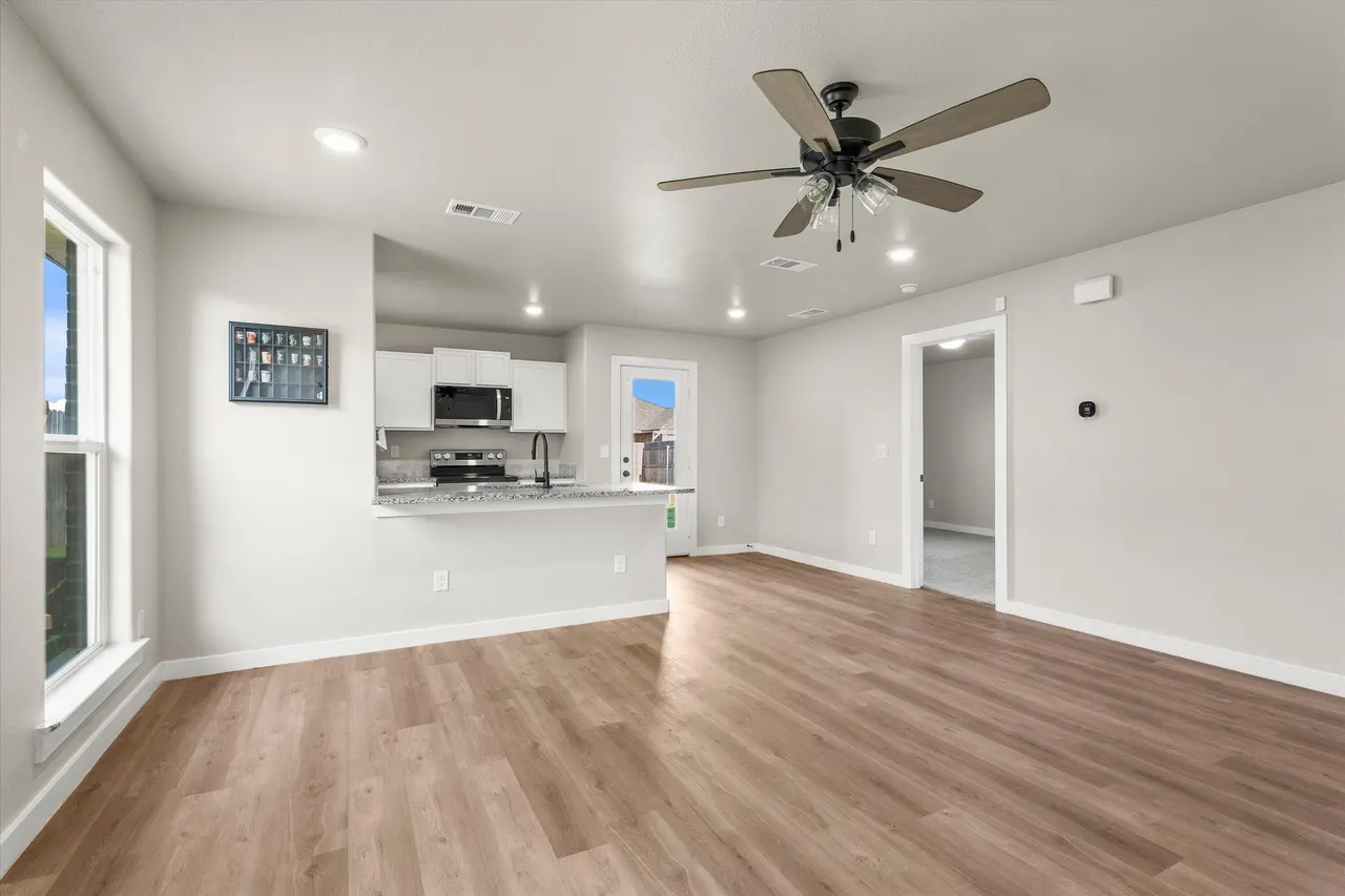 Photo 6 — 13208 Avenue S, Lubbock, TX 79423
