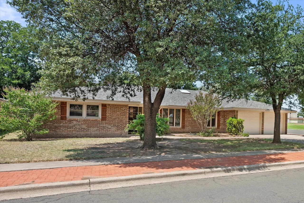 Photo 4 — 6002 Norfolk Avenue, Lubbock, TX 79413