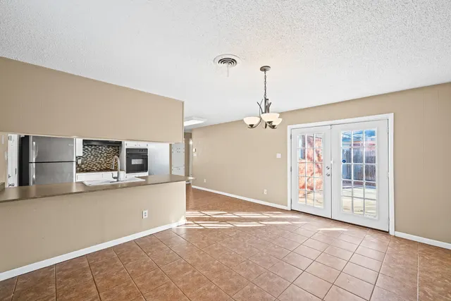 Photo 7 — 5511 16th Place, Lubbock, TX 79416