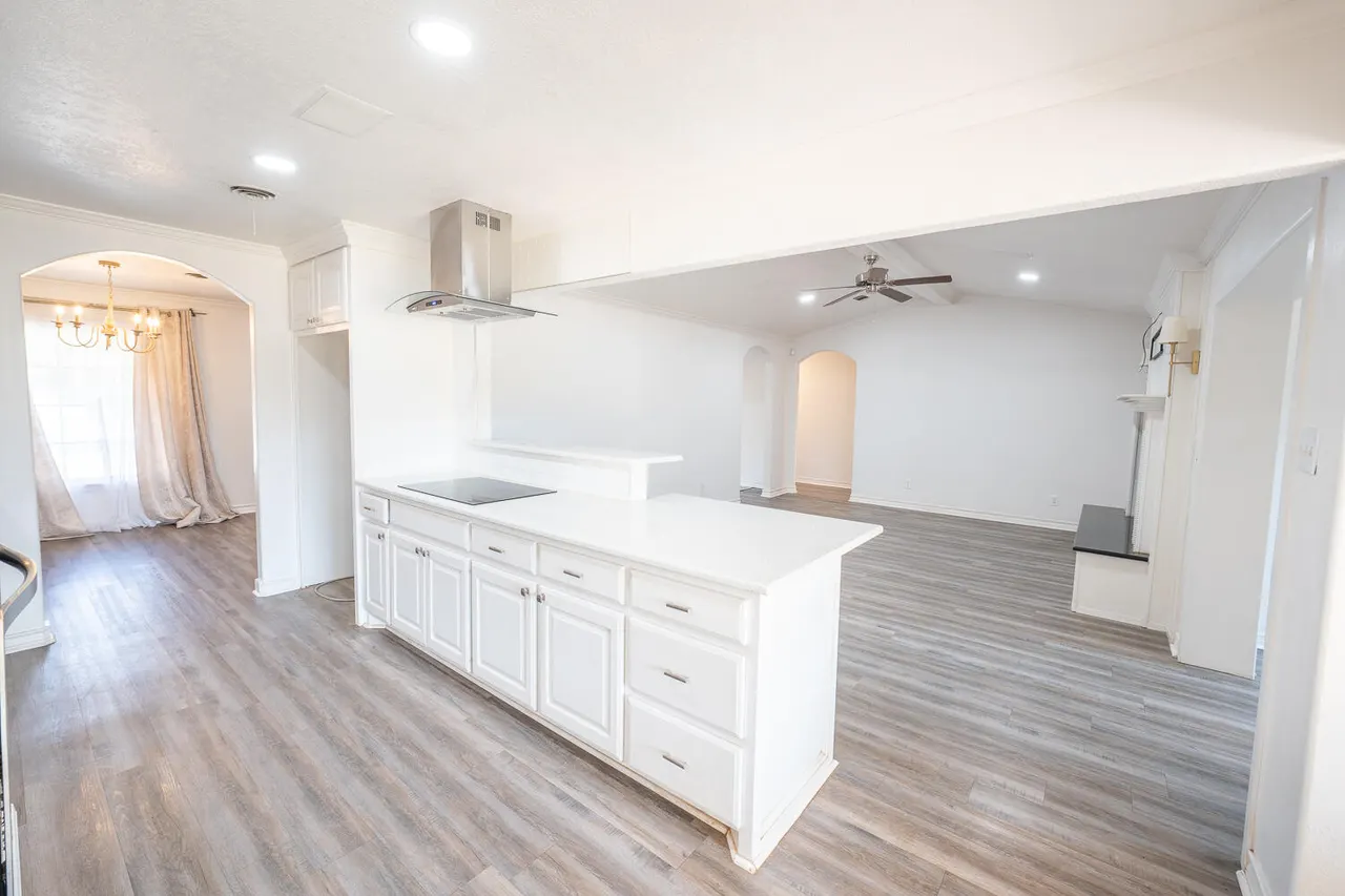 Photo 11 — 4603 23rd Street, Lubbock, TX 79407