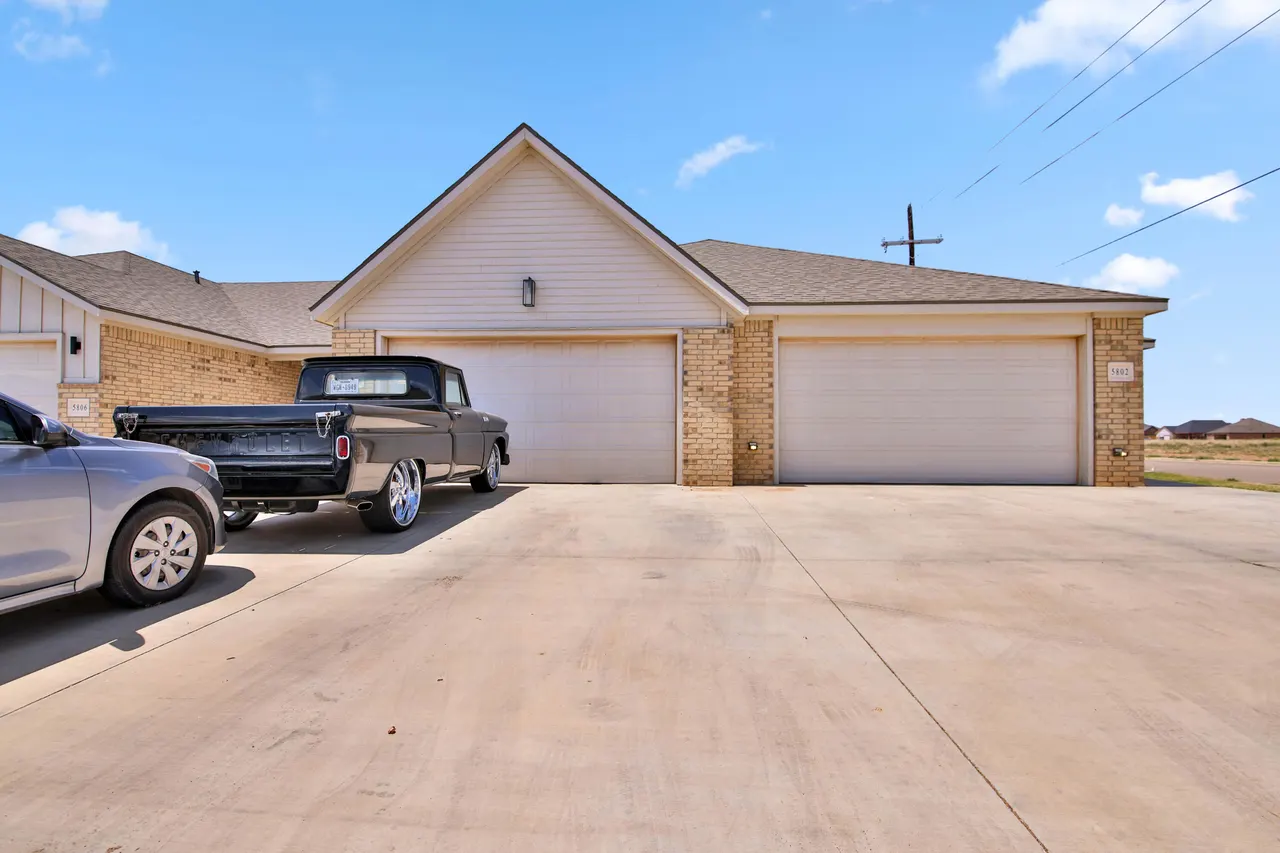 Photo 3 — 5802 Urbana Place, Lubbock, TX 79407