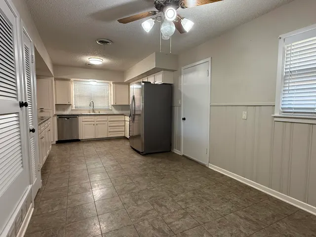 Photo 3 — 4913 18th Street, Lubbock, TX 79416