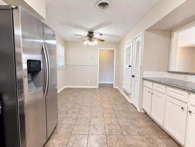 Photo 4 — 4913 18th Street, Lubbock, TX 79416