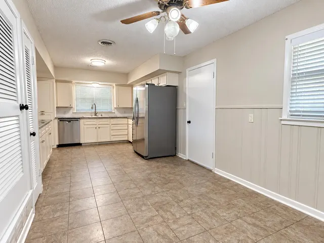 Photo 5 — 4913 18th Street, Lubbock, TX 79416