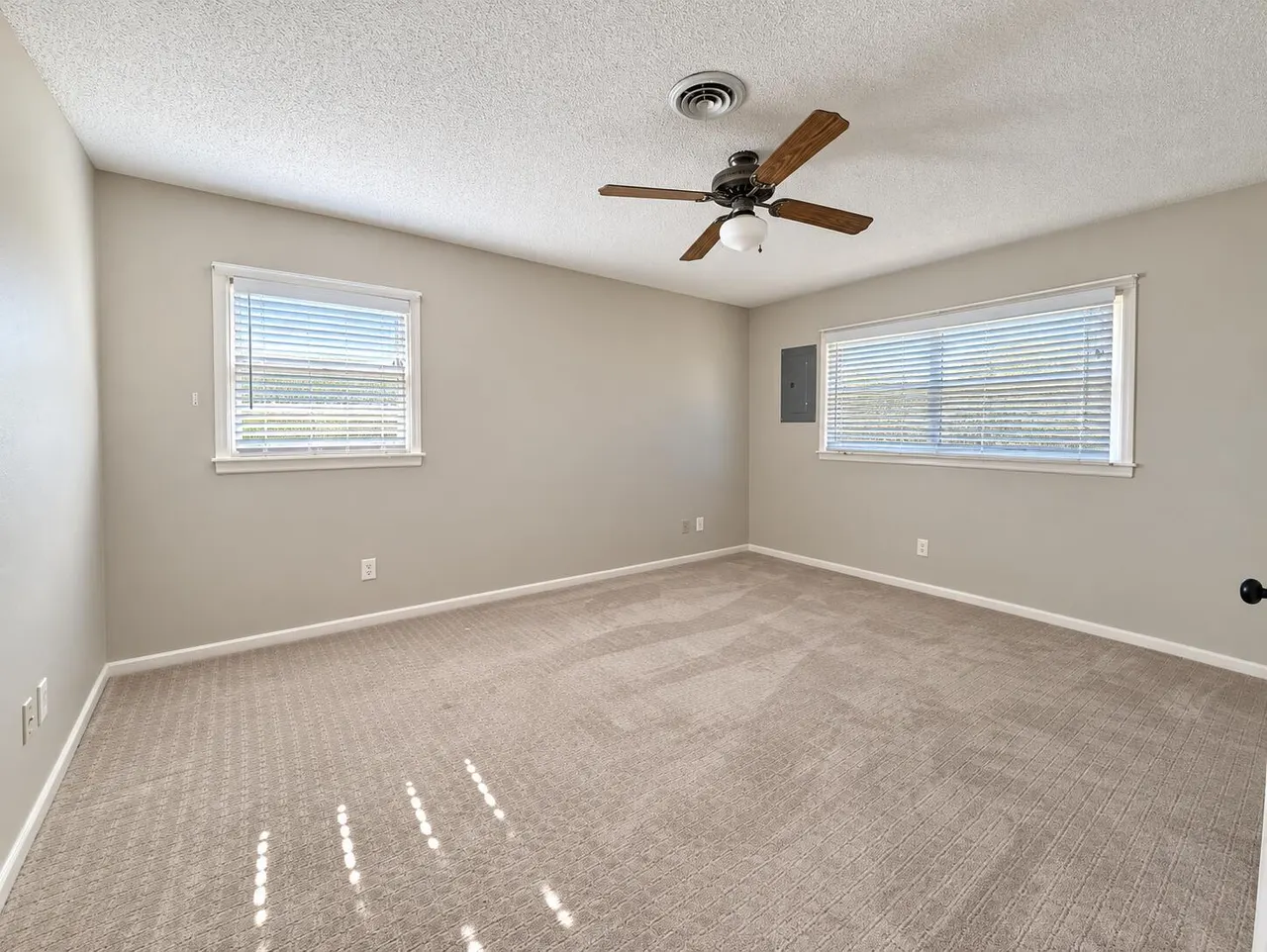 Photo 7 — 4913 18th Street, Lubbock, TX 79416