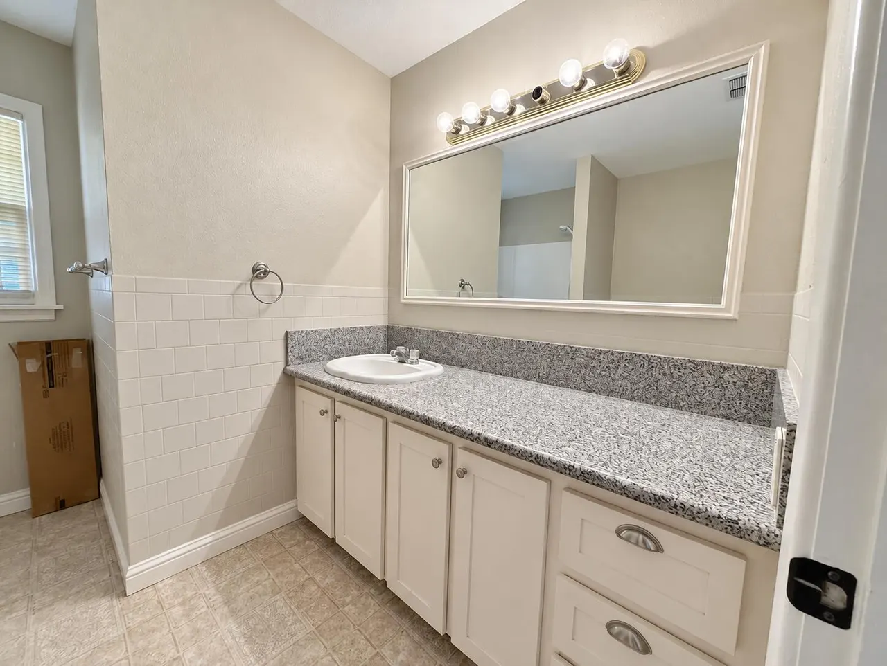 Photo 9 — 4913 18th Street, Lubbock, TX 79416