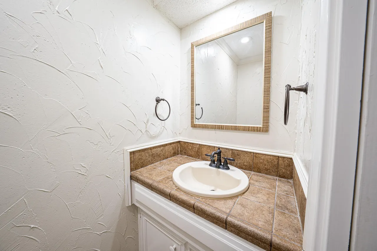 Photo 9 — 5604 87th Street, Lubbock, TX 79424