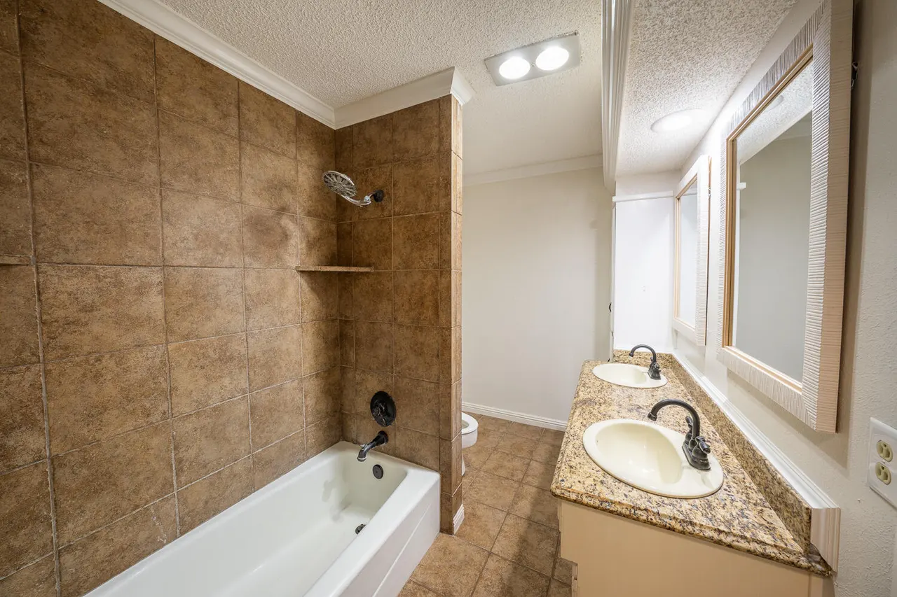 Photo 13 — 5604 87th Street, Lubbock, TX 79424