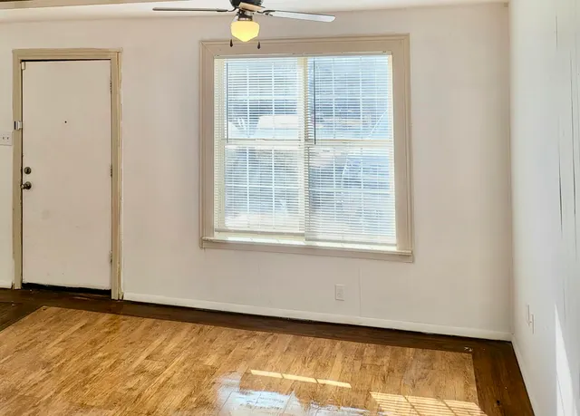 Photo 4 — 2824 Bates Street, Lubbock, TX 79415