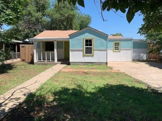 Photo 2 — 3014 Duke Street, Lubbock, TX 79415