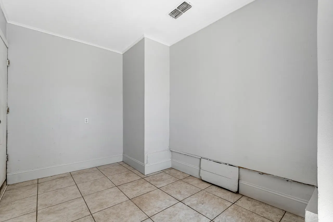 Photo 13 — 1602 Avenue B, Levelland, TX 79336