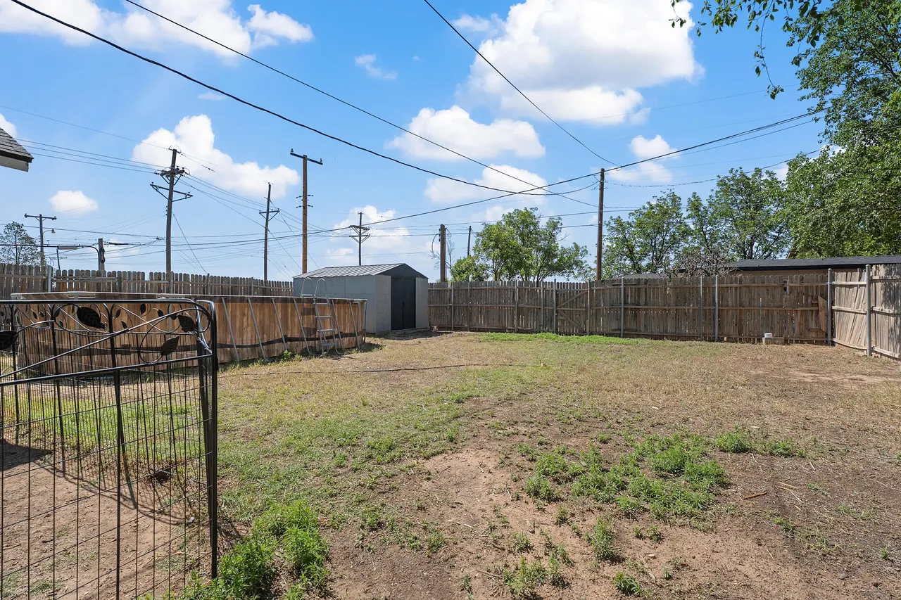 Photo 15 — 1602 Avenue B, Levelland, TX 79336