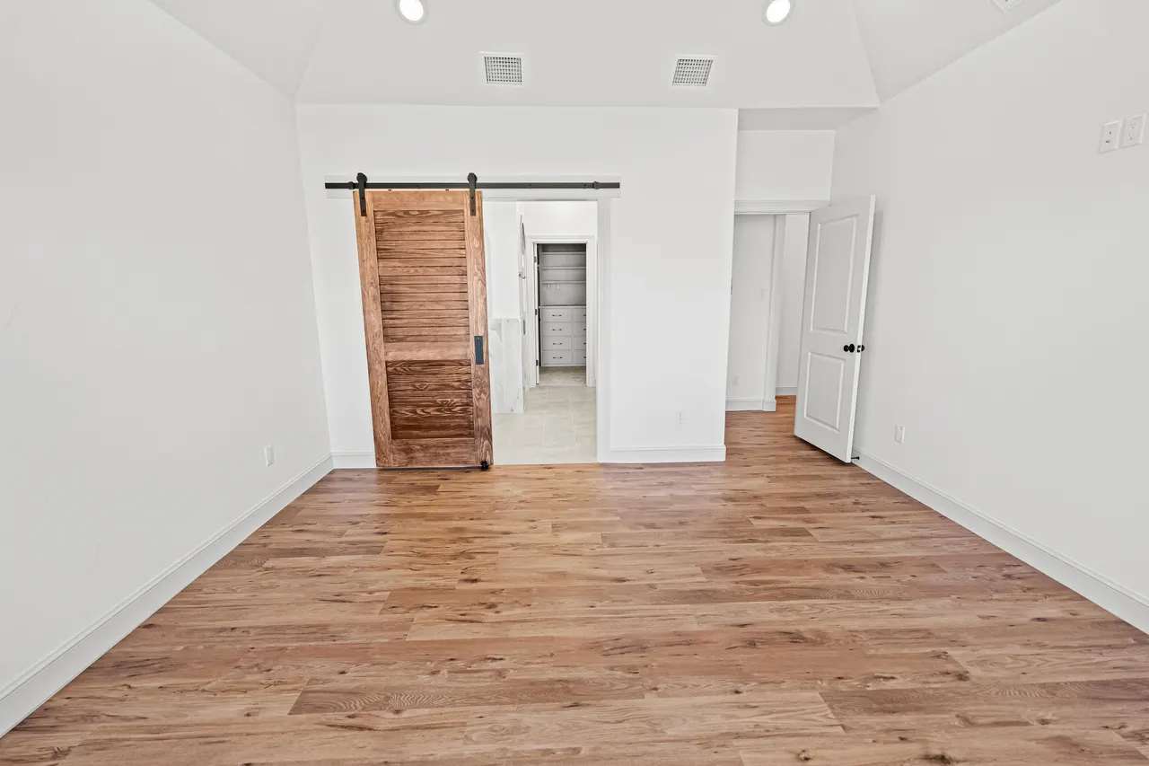 Photo 16 — 5604 Volney Avenue, Lubbock, TX 79407