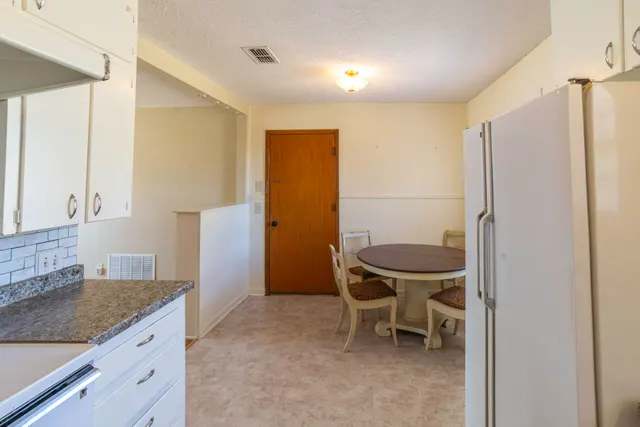 Photo 8 — 4420 43rd Street, Lubbock, TX 79414