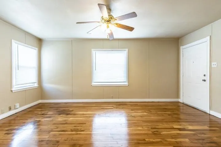 Photo 9 — 2405 30th Street, Lubbock, TX 79411