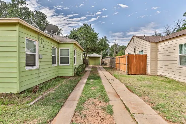 Photo 37 — 2405 30th Street, Lubbock, TX 79411