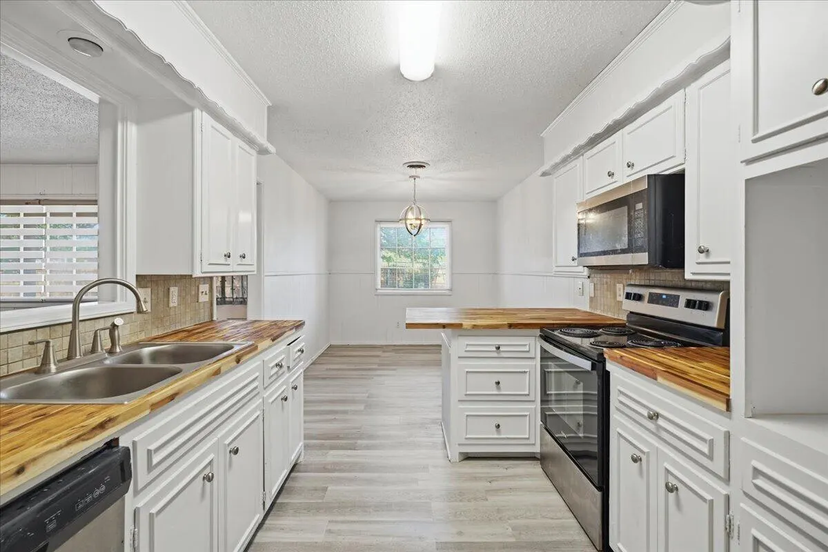 Photo 13 — 6508 Avenue W, Lubbock, TX 79412
