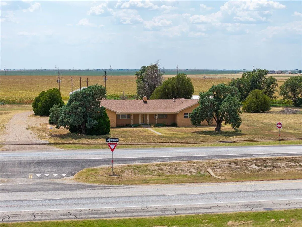 Photo 2 — 1960 US-84, Littlefield, TX 79339