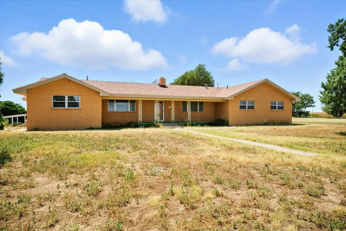 Photo 4 — 1960 US-84, Littlefield, TX 79339