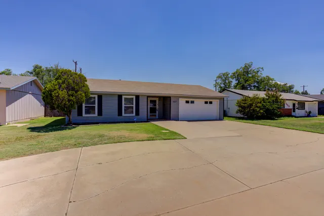 Photo 4 — 5427 34th Street, Lubbock, TX 79407