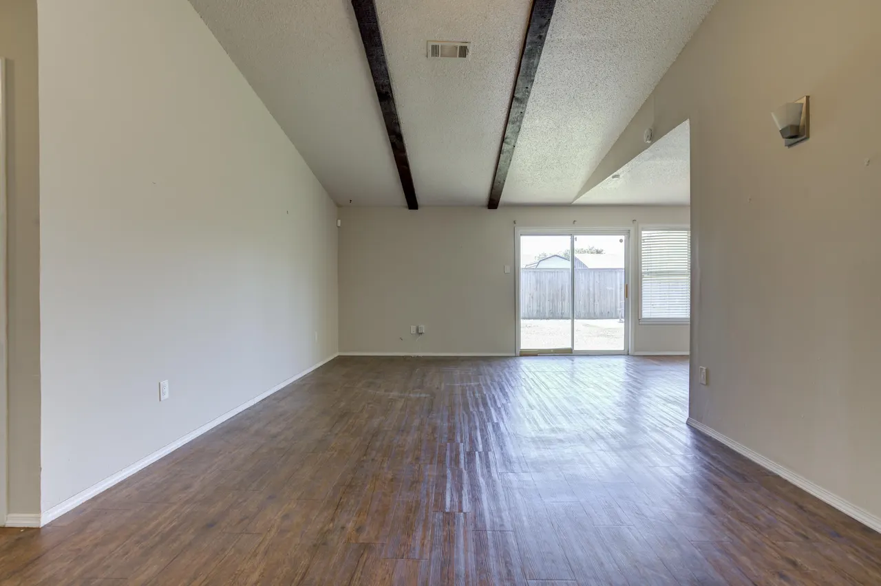 Photo 9 — 5427 34th Street, Lubbock, TX 79407