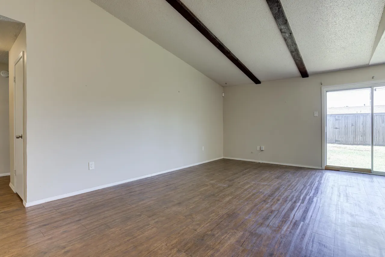 Photo 10 — 5427 34th Street, Lubbock, TX 79407